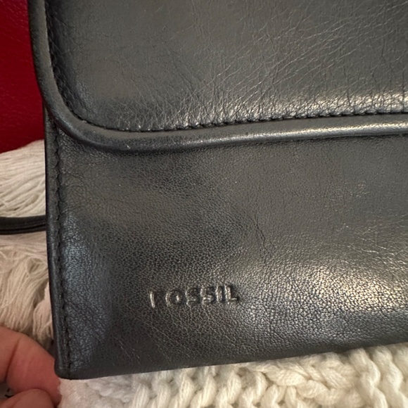 Fossil purse,  with phone holder. Small leather crossbody - Picture 3 of 12